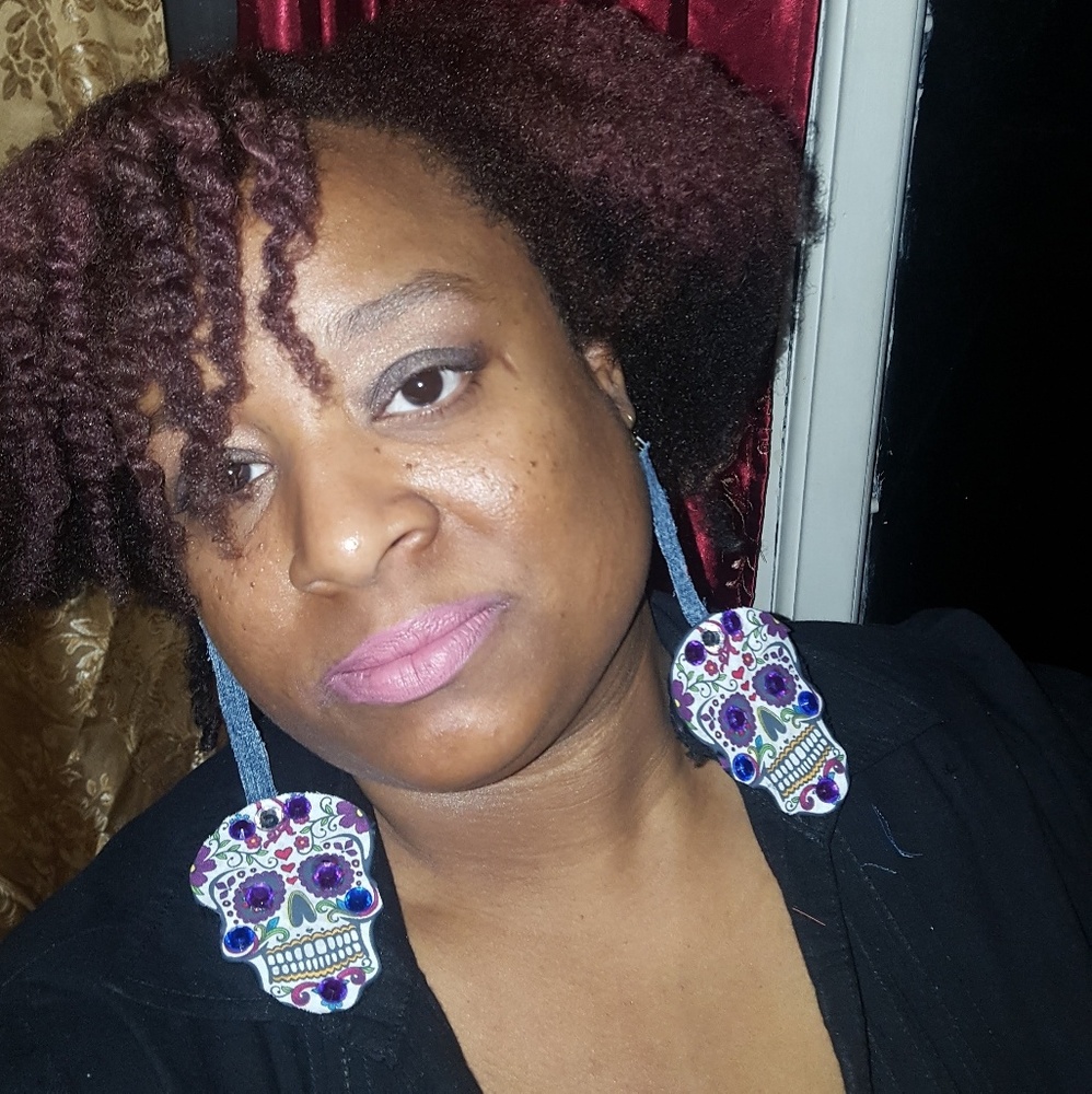Scull ,rhinestones and floral earrings lightweight
